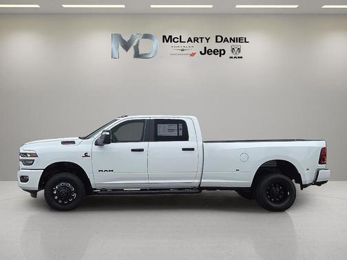 Bright White Clearcoat 2026 RAM 3500 Big Horn