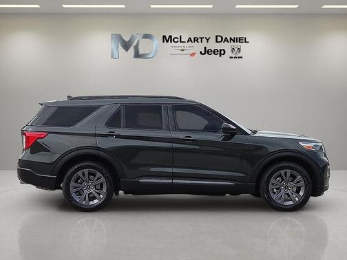 Green Metallic 2022 Ford Explorer XLT