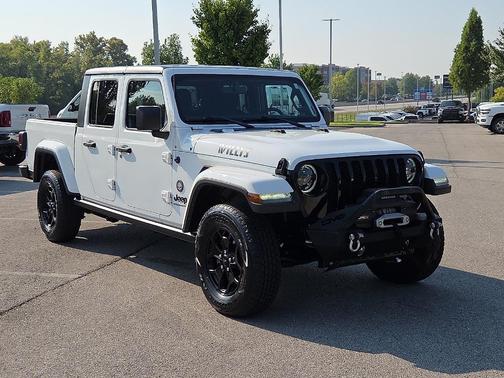2023 Jeep Gladiator Sport