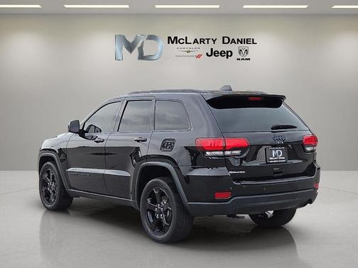Diamond Black 2018 Jeep Grand Cherokee Upland