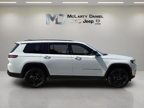 Bright White Clearcoat 2025 Jeep Grand Cherokee L Laredo