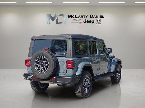 Anvil Clearcoat 2026 Jeep Wrangler Sahara