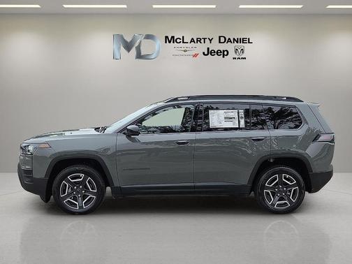 Sting Gray Clearcoat 2026 Jeep Cherokee LAREDO/LIMITED