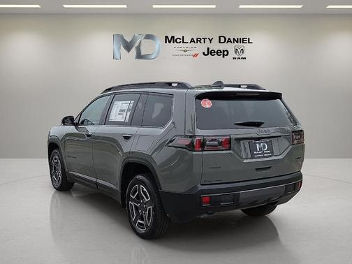 Sting Gray Clearcoat 2026 Jeep Cherokee LAREDO/LIMITED