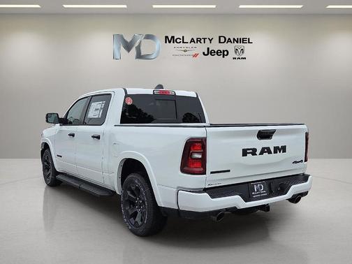 Bright White Clearcoat 2026 RAM 1500 Big Horn/Lone Star