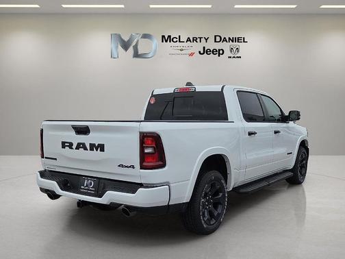 Bright White Clearcoat 2026 RAM 1500 Big Horn/Lone Star