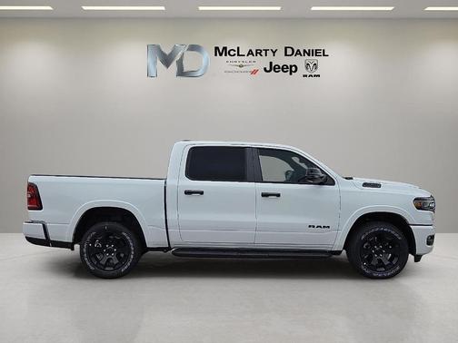 Bright White Clearcoat 2026 RAM 1500 Big Horn/Lone Star