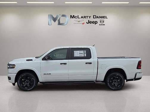 Bright White Clearcoat 2026 RAM 1500 Big Horn/Lone Star