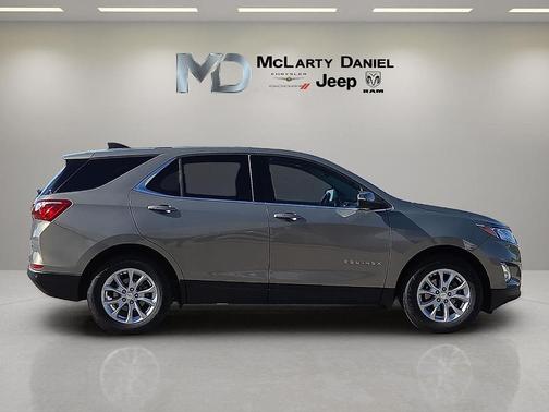 Pepperdust Metallic 2019 Chevrolet Equinox 1LT