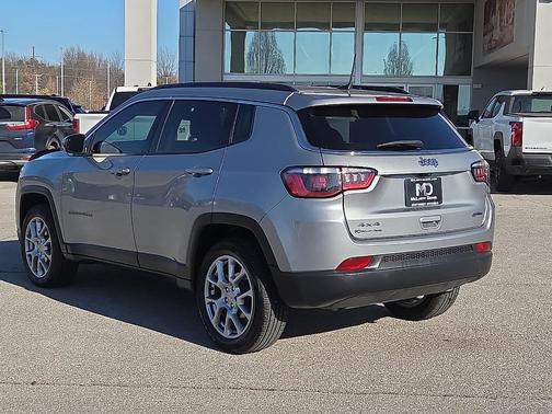 2022 Jeep Compass Latitude Lux