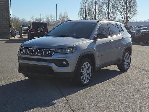 2022 Jeep Compass Latitude Lux