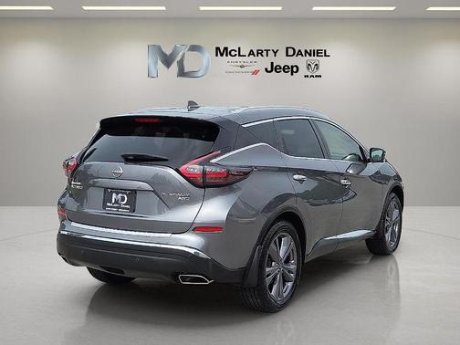 Gun Metallic 2023 Nissan Murano Platinum