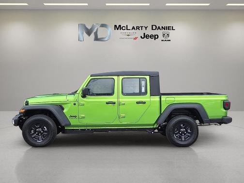 2026 Jeep Gladiator Sport