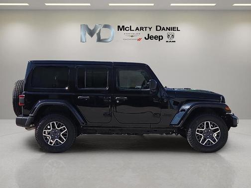 Black Clearcoat 2025 Jeep Wrangler Sahara