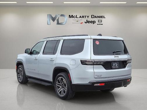 2026 Jeep Grand Wagoneer Base