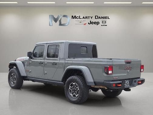 Sting Gray Clearcoat 2023 Jeep Gladiator Mojave