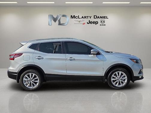 2021 Nissan Rogue Sport SV