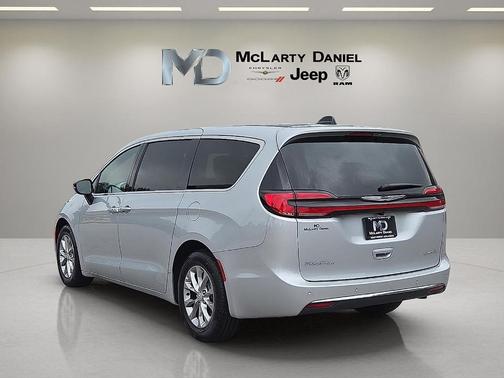 Silver Mist Clearcoat 2026 Chrysler Pacifica Limited