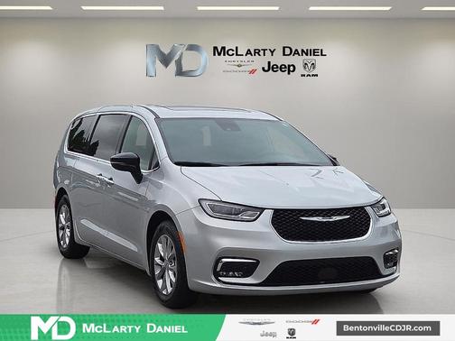 Silver Mist Clearcoat 2026 Chrysler Pacifica Limited