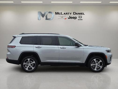 Silver Zynith 2026 Jeep Grand Cherokee L Limited