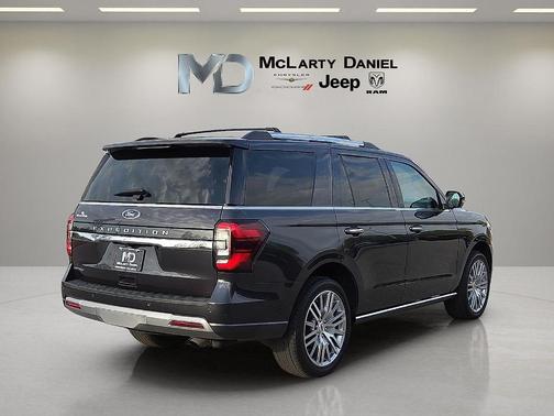 Dark Matter Gray Metallic 2024 Ford Expedition Limited