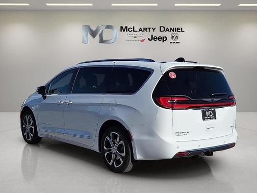 2026 Chrysler Pacifica Pinnacle