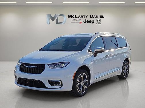 2026 Chrysler Pacifica Pinnacle