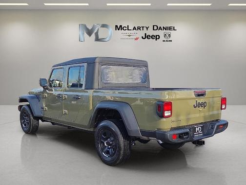 2026 Jeep Gladiator Sport