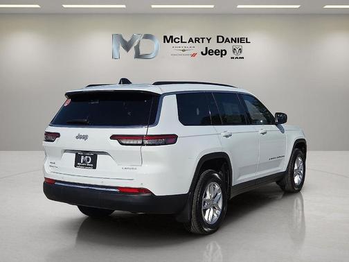 Bright White Clearcoat 2025 Jeep Grand Cherokee L Laredo