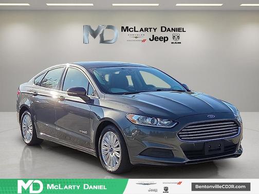 2016 Ford Fusion Hybrid SE