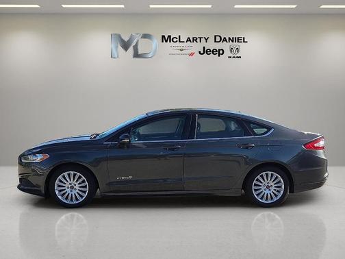 2016 Ford Fusion Hybrid SE