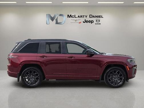 Velvet Red Pearlcoat 2026 Jeep Grand Cherokee Summit