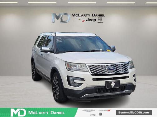 White Platinum Clearcoat Metallic 2017 Ford Explorer Platinum
