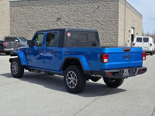 2026 Jeep Gladiator Sport