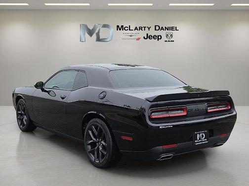 Pitch Black Clearcoat 2022 Dodge Challenger SXT