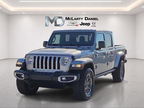 Billet Silver Metallic Clearcoat 2020 Jeep Gladiator Overland