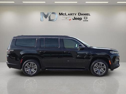 Gloss Black 2026 Jeep Grand Wagoneer Base