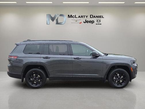 Metallic 2026 Jeep Grand Cherokee L Laredo