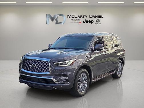 2022 INFINITI QX80 Luxe