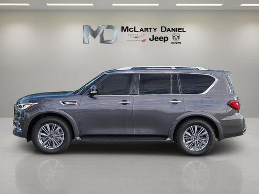 2022 INFINITI QX80 Luxe