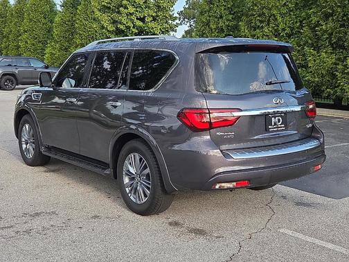2022 INFINITI QX80 Luxe