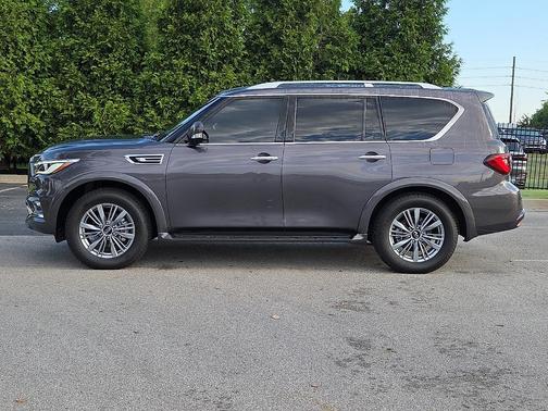 2022 INFINITI QX80 Luxe