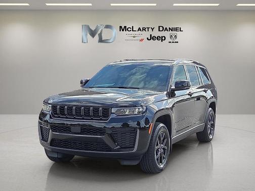 Diamond Black 2026 Jeep Grand Cherokee L Altitude