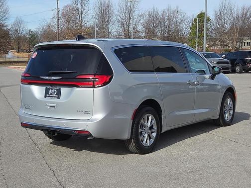 2026 Chrysler Pacifica Limited