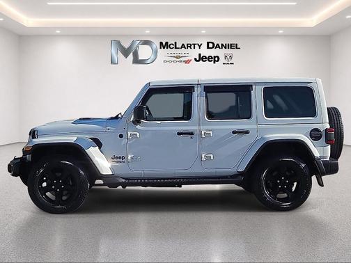 Bright White Clearcoat 2020 Jeep Wrangler Unlimited Sahara Altitude
