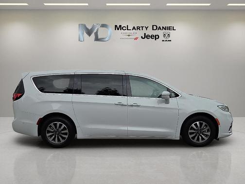 2022 Chrysler Pacifica Hybrid Touring L