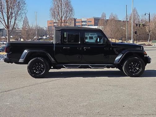 2023 Jeep Gladiator Sport