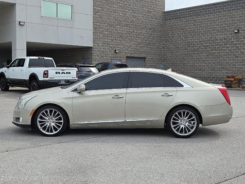 Silver Coast Metallic 2013 Cadillac XTS Platinum