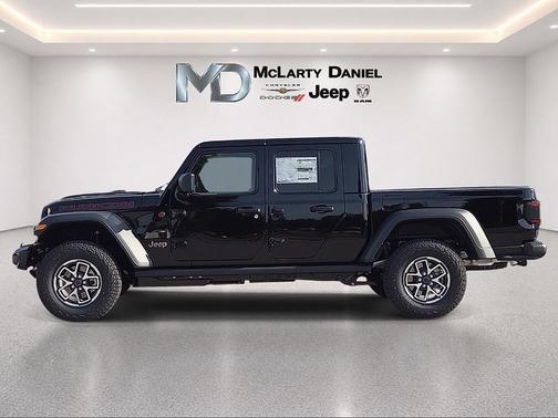 Black Clearcoat 2026 Jeep Gladiator Rubicon