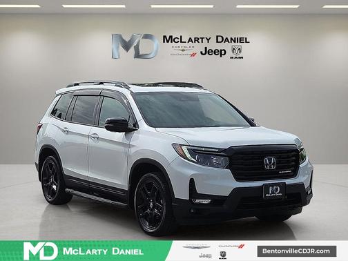 Platinum White Pearl 2024 Honda Passport Black Edition